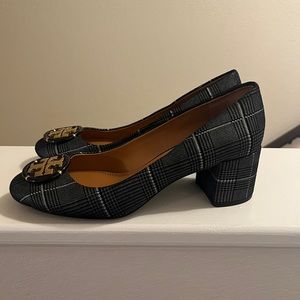 Tory Burch Logo Plaid Pump